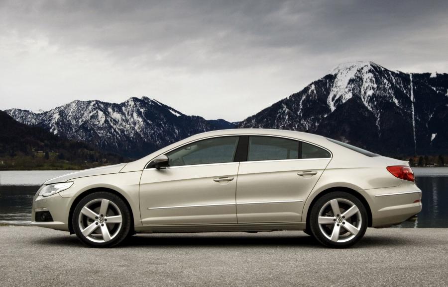  Volkswagen Passat CC GT 2009 года  (фото 5 из 13)